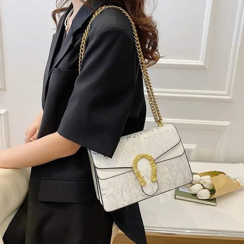 Crossbody/shoulder purse